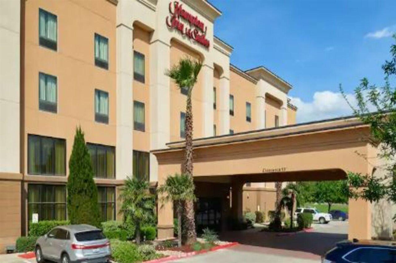 Hampton Inn & Suites Austin South Buda Exterior photo